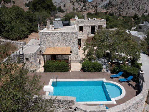 Villa in Chania with Pool & Mountain Views