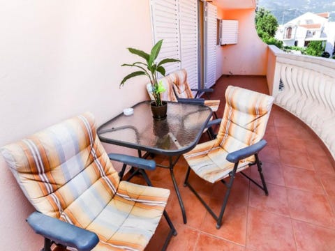 One Bedroom Apartment