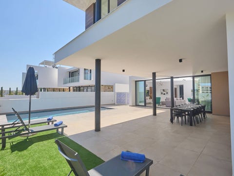 Brand New 4 bedroom villa in Protaras center