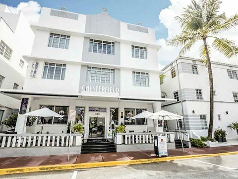 Chesterfield Hotel & Suites