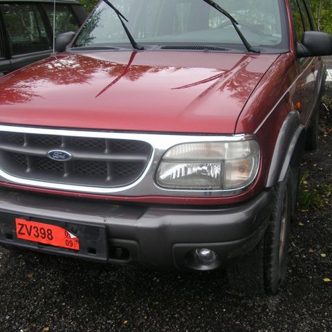 Ford Explorer 95 - 2000. Brukte og nye deler.denne blir hugget i dag
