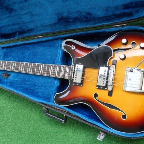 Yamaha Semi-Acoustic Guitar Model SA-50 , an answer to Gibson's ES-335 from ‘60s