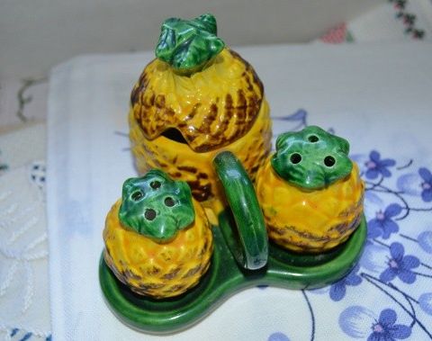 Krydderoppsats Vintage Plat-de-ménage Salt Pepper "Majolica" 50-talls . trnd