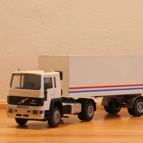 Conrad, Volvo FS7 "citysemi". Skala 1:50