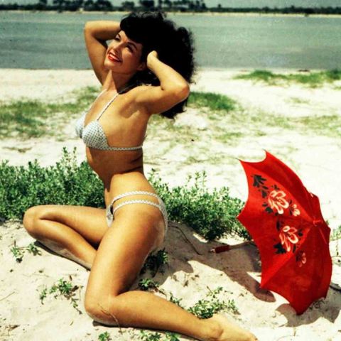 NEW BETTIE PAGE PIN-UP GIRL AT BEACH POSTER