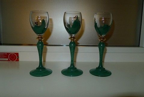 3 GLASS