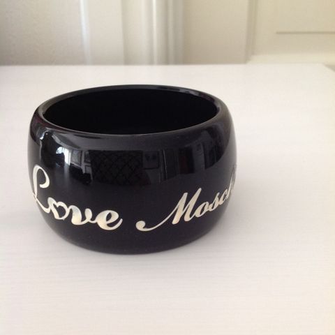 Armring fra Love Moschino.