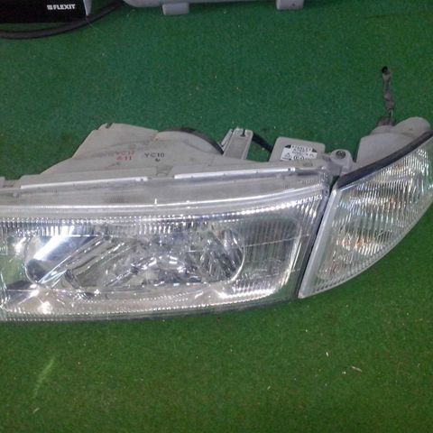 V Side Hovedlampe m/blink lys Mitsubishi Lancer 2000 mod.