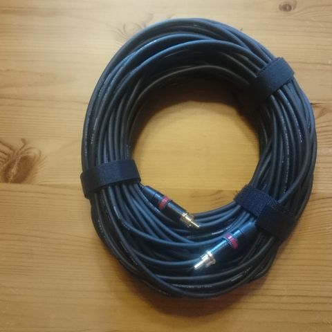 1X 27m RCA Kabel Til Subbwoofer og lignende.