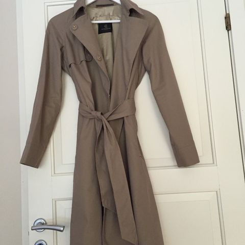 Bruuns Bazaar trenchcoat