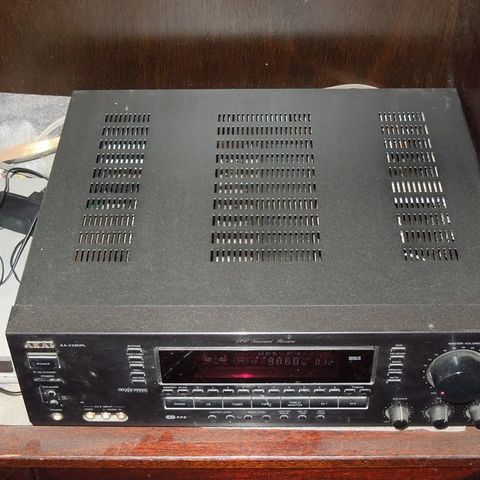 Akai AA-V29DPL Surround Receiver, RIAA inngang og fjernkontroll (Japan)