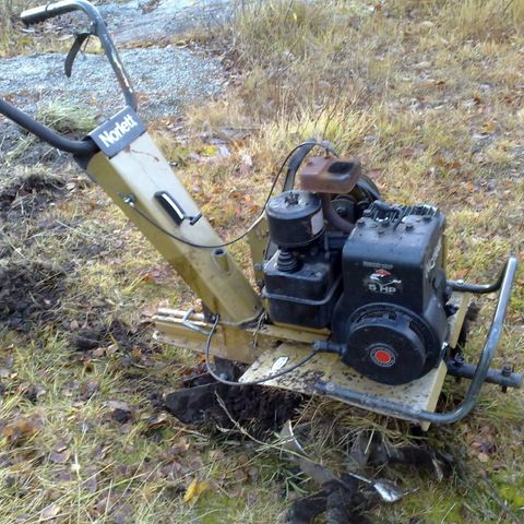 Ønsker defekte motoriserte redskaper. (Østlandet)