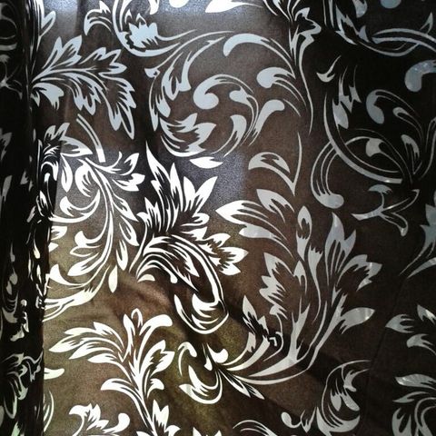 Nye gardiner 4 fag fra Qatar 200 cm lange kr 200 pr lengde