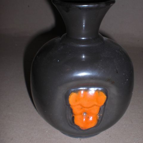 Vase , Uppsala Ekeby 1933