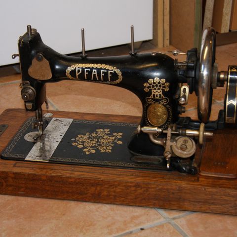 Antikk Pfaff symaskin fra begynnelsen av 1900-tallet