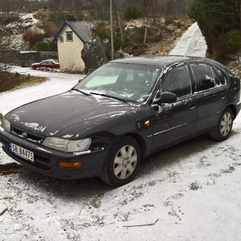 selger deler til toyota corolla 1996 mod