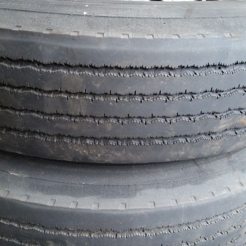 2 stk Michelin Piloter XZA 1    2,95/80 R 22,5 til salgs