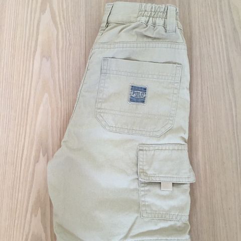 Fin, klassisk og tøff Ralph Lauren shorts GUTT str 5 år.