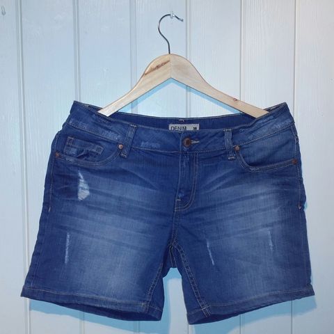 TØFF DENIM SHORTS