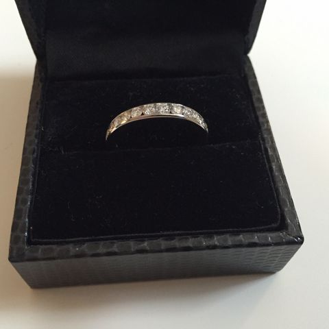 Nobile Diamantring 0,54ct, 14KT hvittgull fra Tesori diamanter. Som ny!