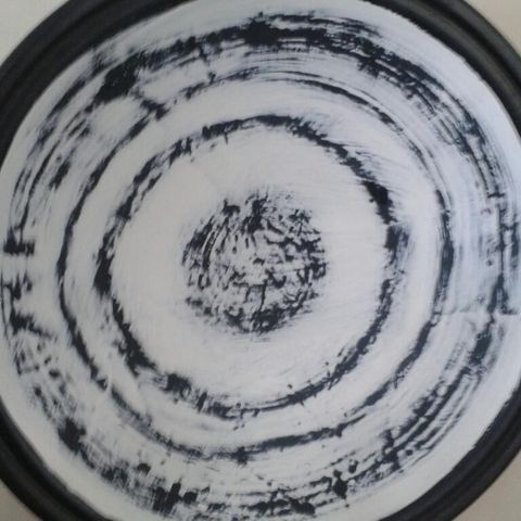 Nytt keramikk fat 41. 5 cm hb kr 500