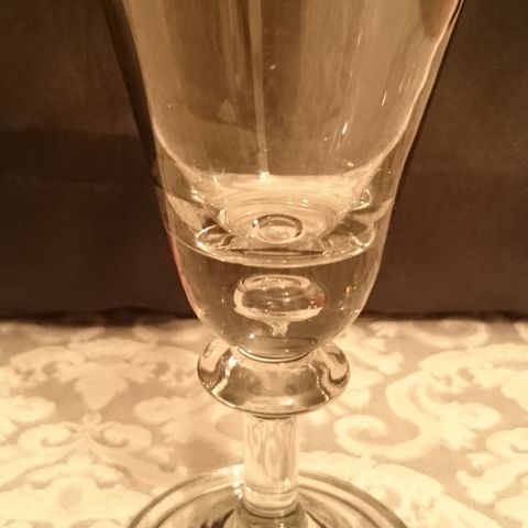 Hadeland - Tangen hetvinsglass - røkfarget 14 cm høyt