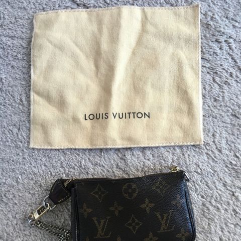 Louis Vuitton dustbag  100,- stk