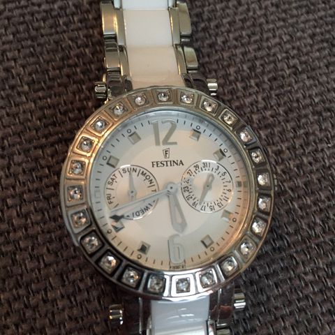 Festina klokke selges