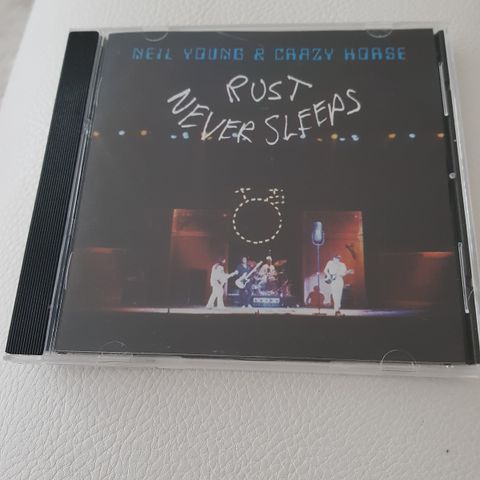 Neil Young & Crazy Horse - Rust Never Sleeps  (CD)