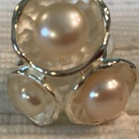 Unik med perler fra Barcelona selges