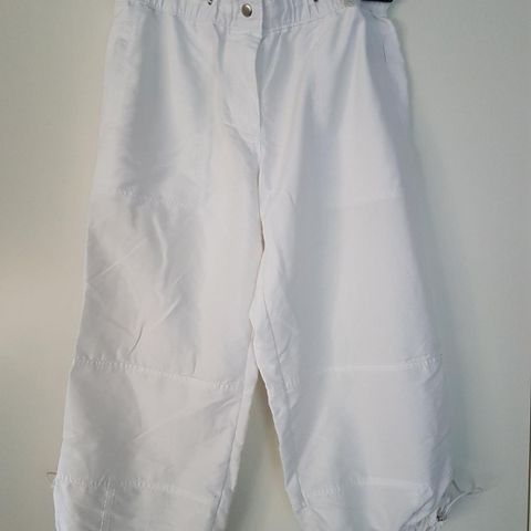 Hvit halv bukse