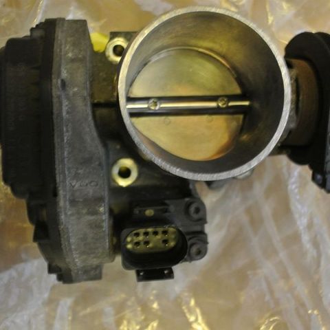 gasspjeld audi a4/A6 1.8turbo AEB      058133063M