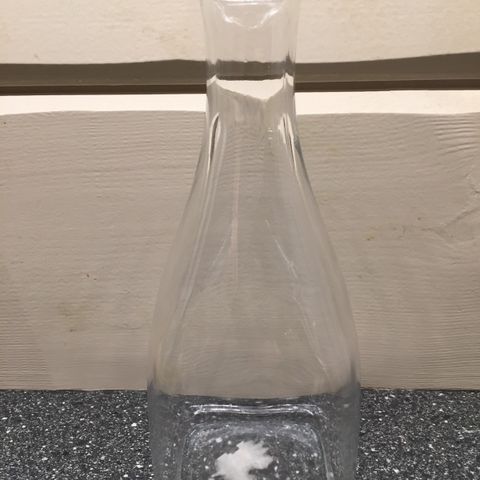 Vase / vannkaraffel / vinkaraffel selges