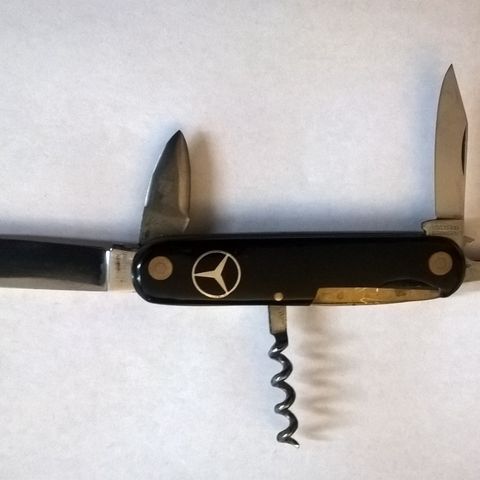Mercedes benz - veldig fin  lommekniv  selges rimelig .