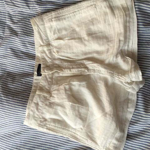 Hvit shorts fra Topshop, str 38