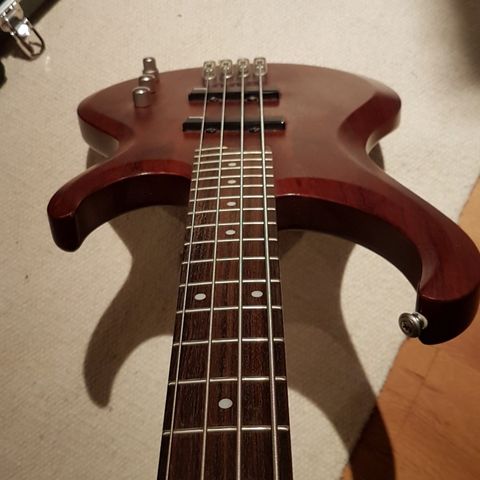 Ibanez btb 4 strengers bassgitar