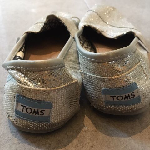 Toms sko glitter/sølv str W6, 36-37