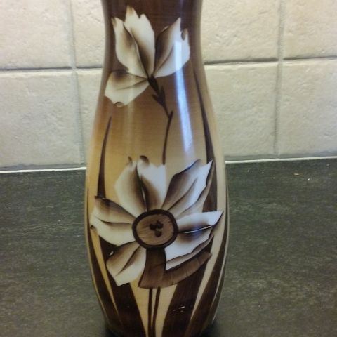 Opalin vase