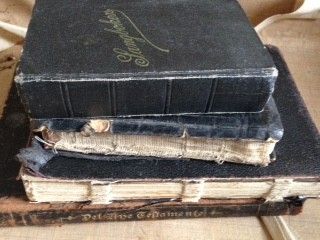 Antikke bibler salmebøker