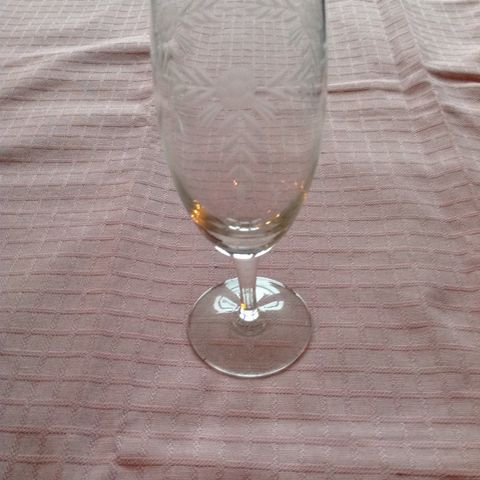 4 stk. fine eldre hvitvins glass, m/ motiv.   Retro...