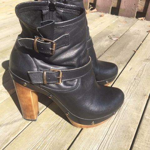 Utrolig kule ankelboots fra Ovye! Nypris ca. 2500,- Strl. 38