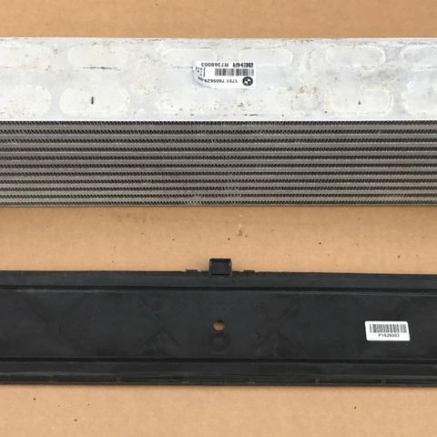 Intercooler BMW F10/11 , Delenummer: 17517805629