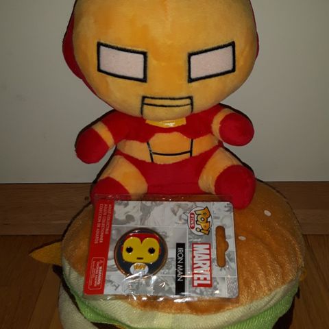 Marvel Iron Man plysj + burger plysj og en Pop! Pins selges samlet!!