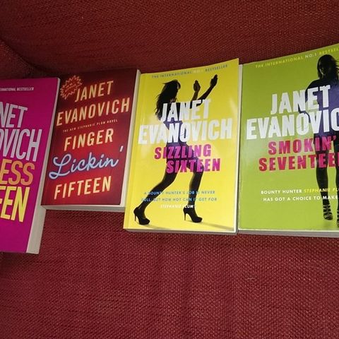 Janet Evanovich bøker til salgs