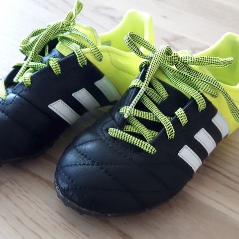 Adidas fotballsko