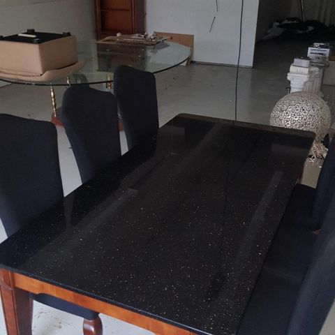 Unikt kjøkkenbord m/granittplate