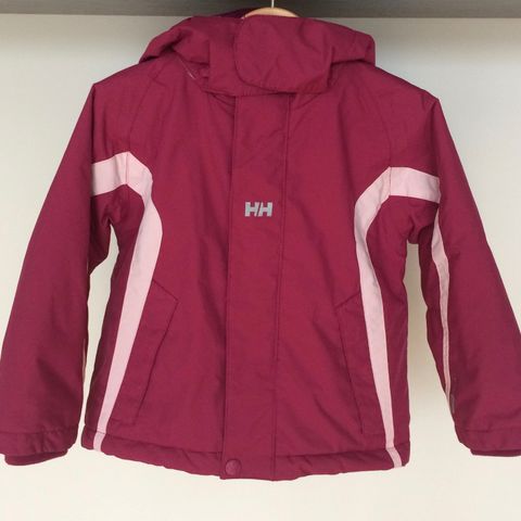 Pent og lite brukt  vinterjakke Helly Hansen  til jente i str. 98 selges 300,-kr