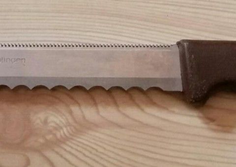 Dobbeltrillet kniv 30 cm