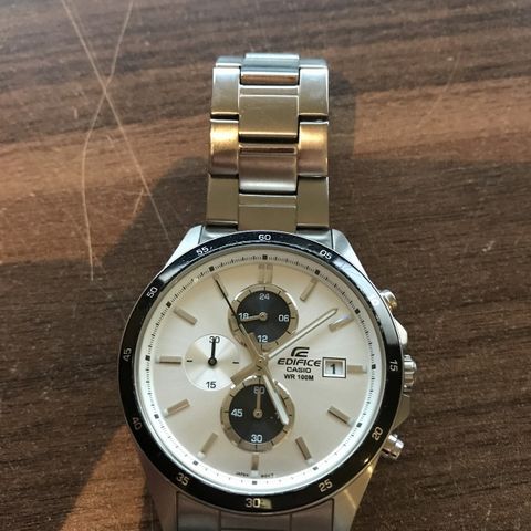 Casio edifice efr-504 hvit skive