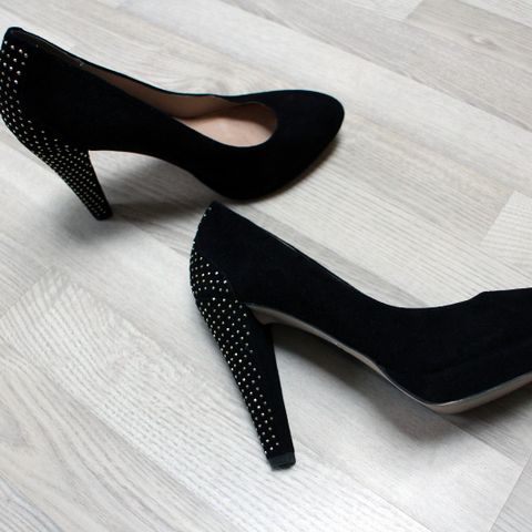 Sorte pumps i semsket skinn, str. 40